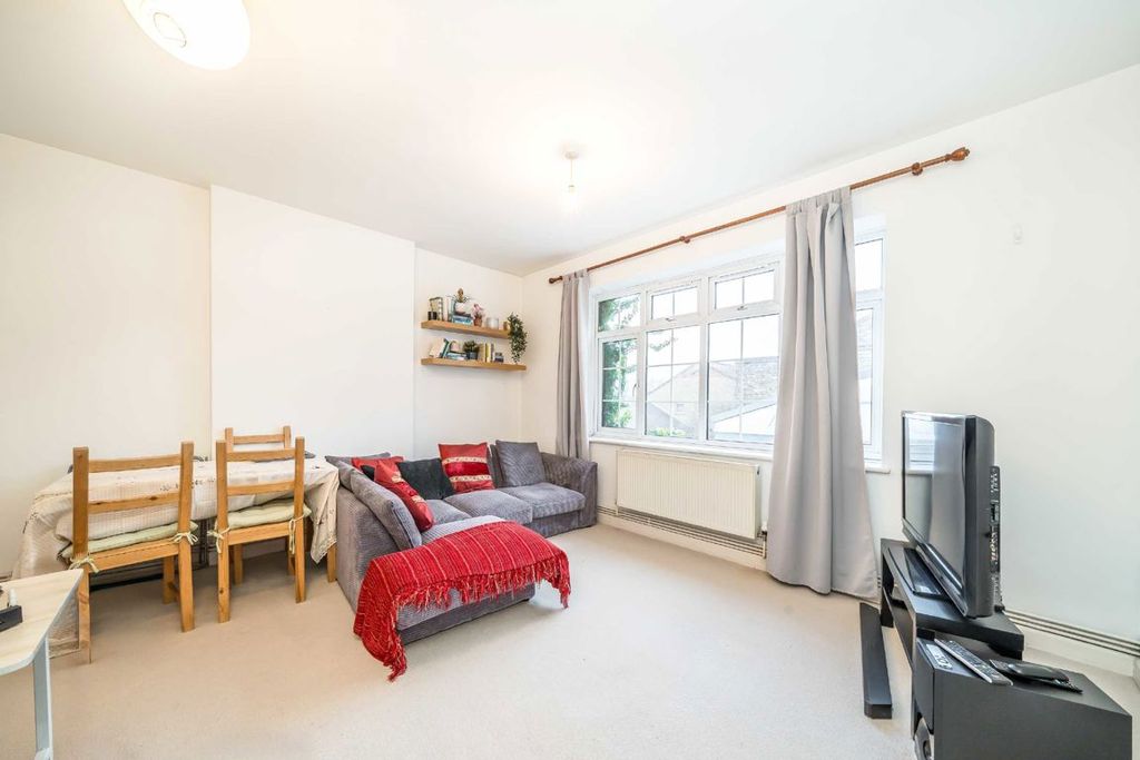 Property photo 2 of 5