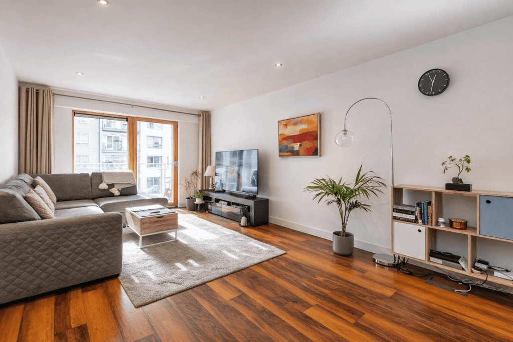 Property photo 1 of 15 Modern One Bedroom Apartment With Study, Private Balcony And Terrace.