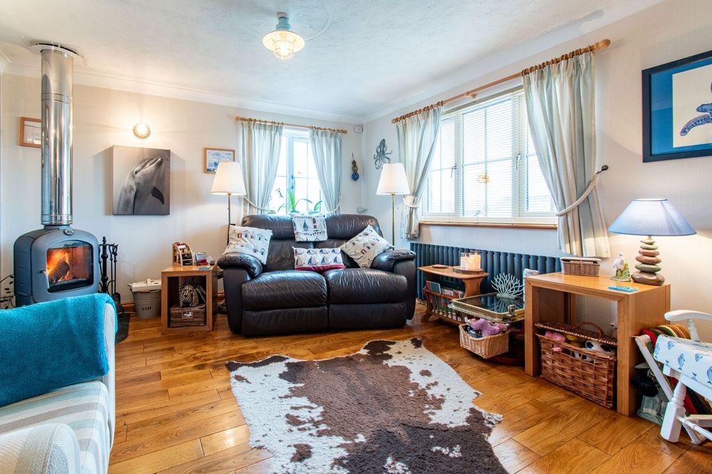 Property photo 2 of 24