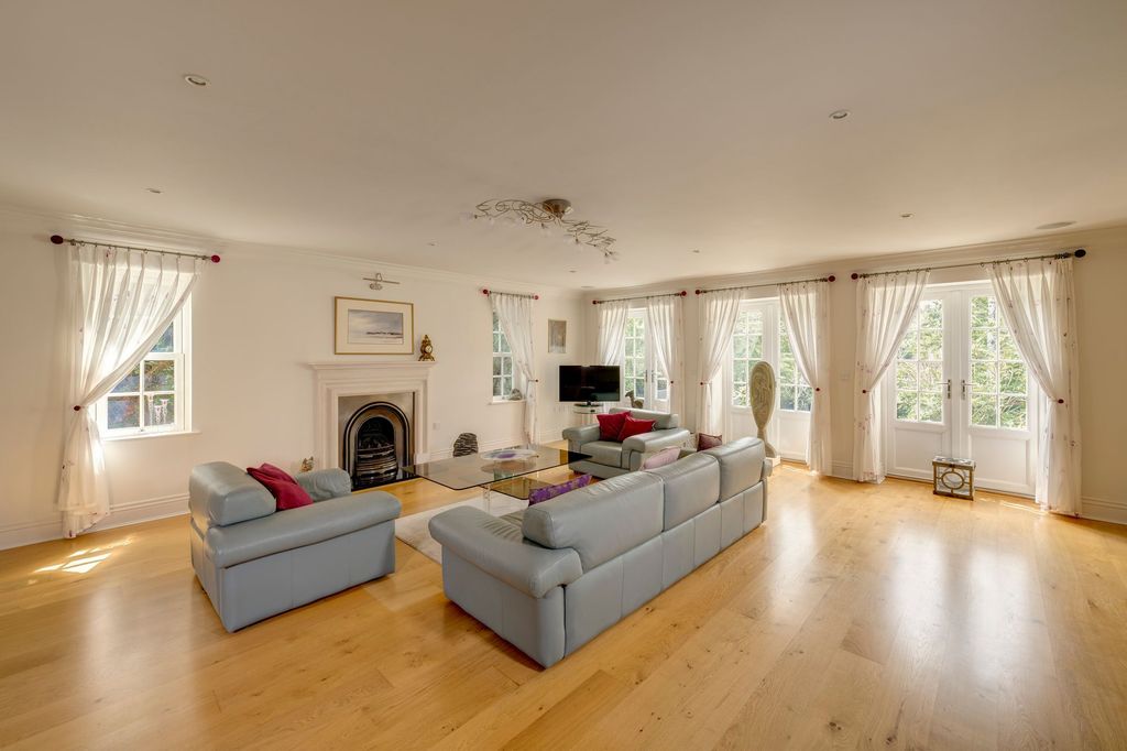 Additional image 10 of 8 bed detached house for saleWestfield Road, Beaconsfield HP9