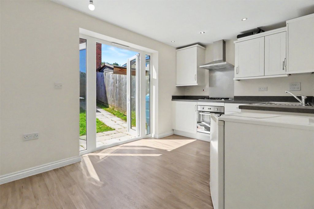 Property photo 2 of 10 2 - Picture No. 08