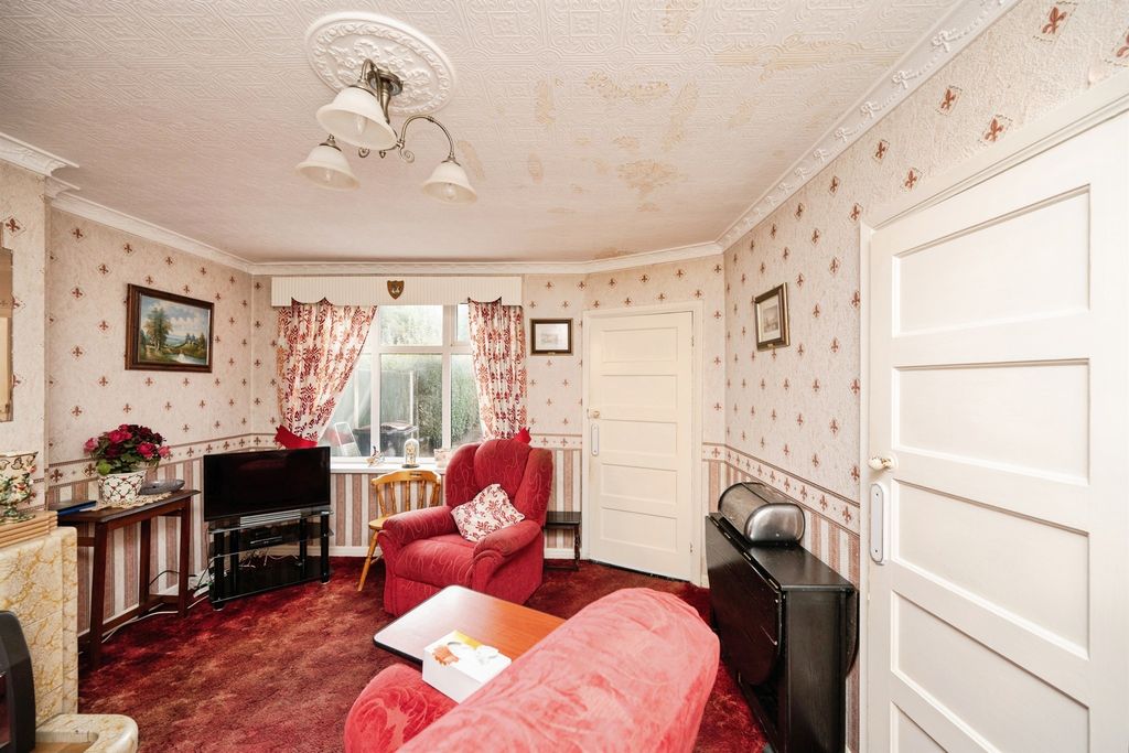 Property photo 2 of 17