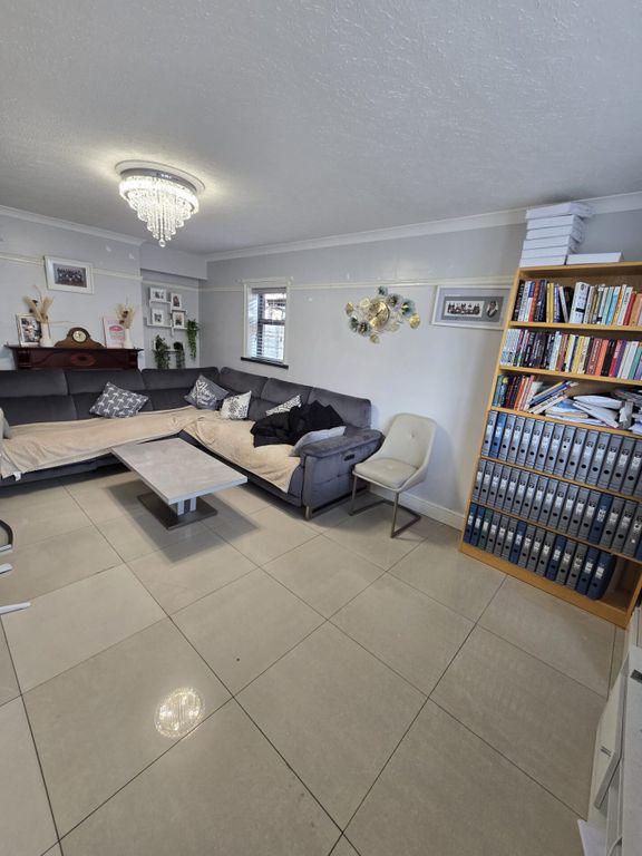 Property photo 2 of 35