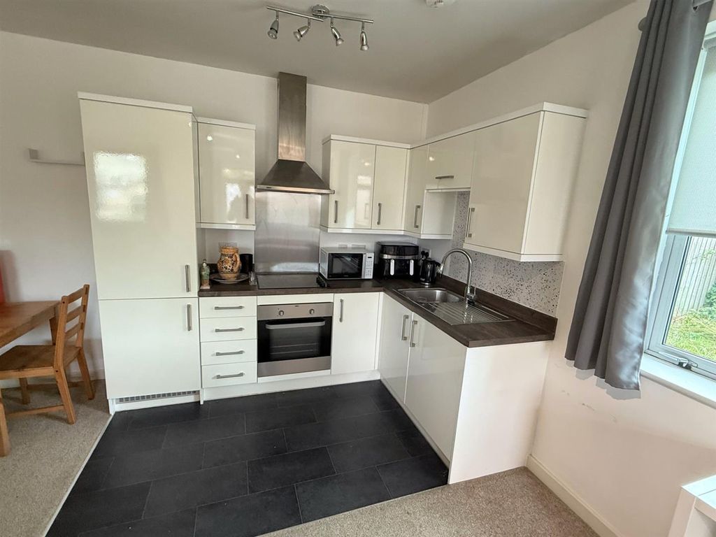 Property photo 3 of 10 91c69c9E-9d09-40A4-95d4-41Bb23943158.Jpg