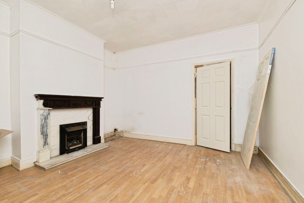 Property photo 3 of 14 Pbox-Img.Jpg