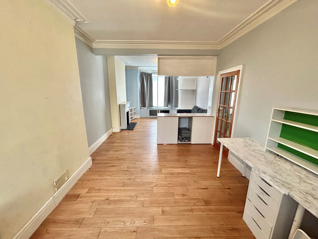 Property photo 3 of 13 Image