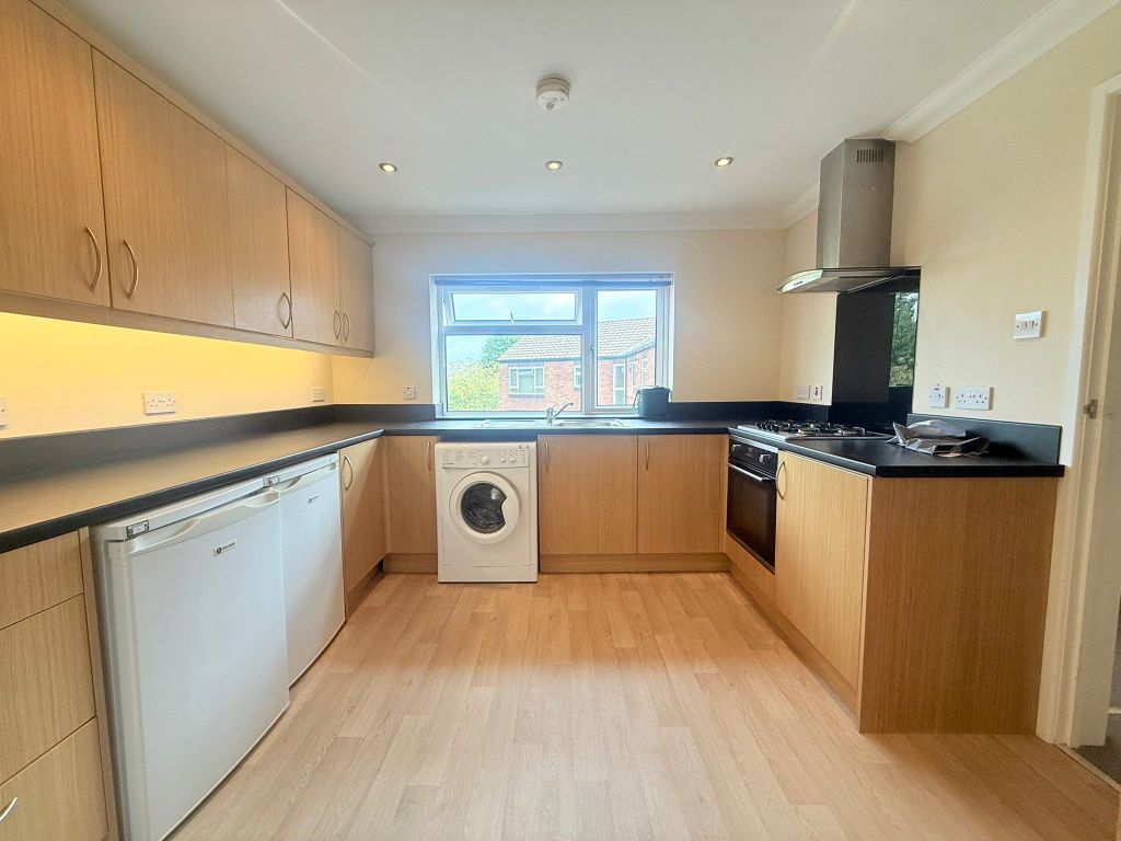 Property photo 1 of 6 Kitchen