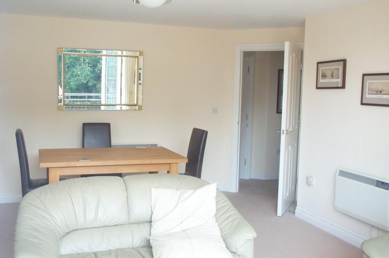 Property photo 3 of 6 Reception