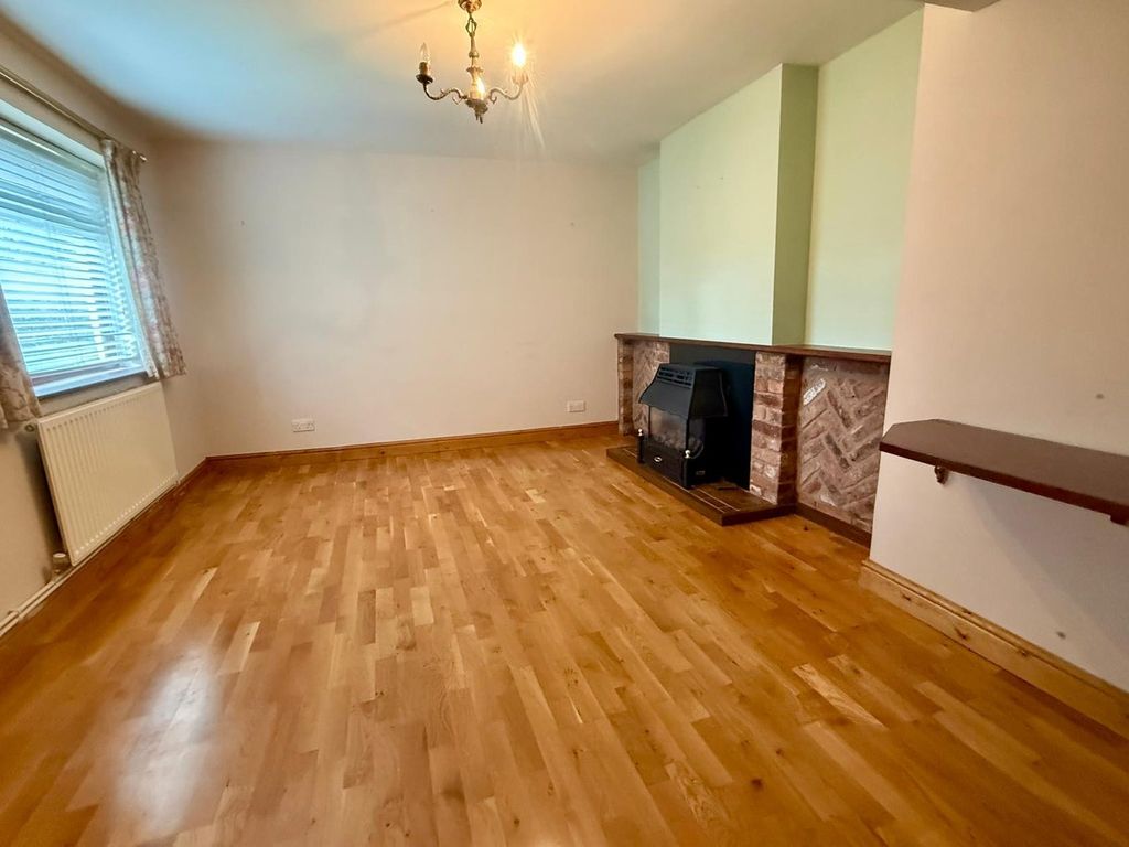 Property photo 3 of 34