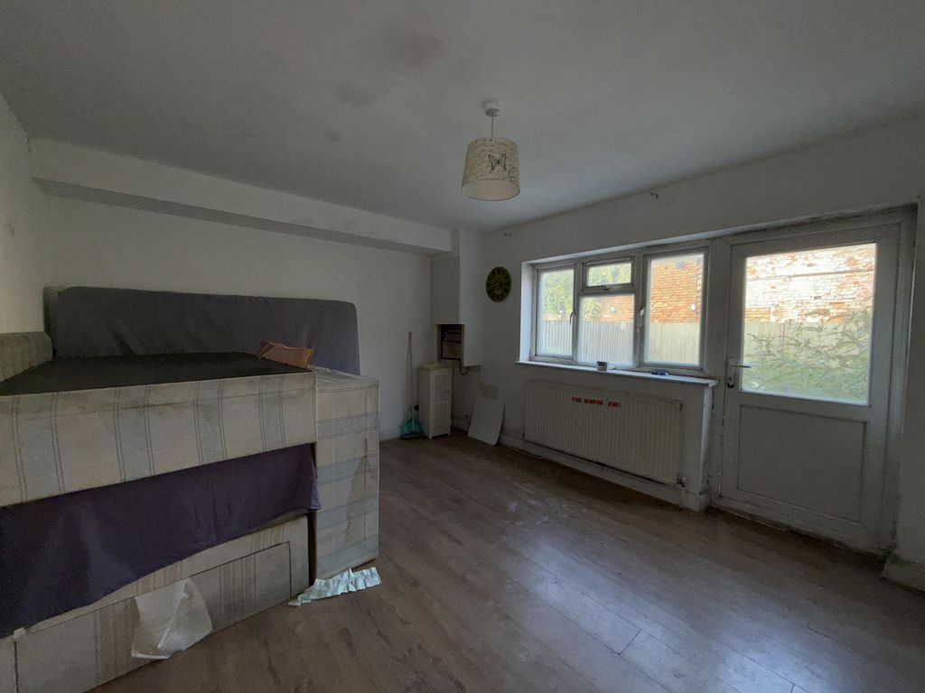 Property photo 2 of 15 Img_1308.Jpg