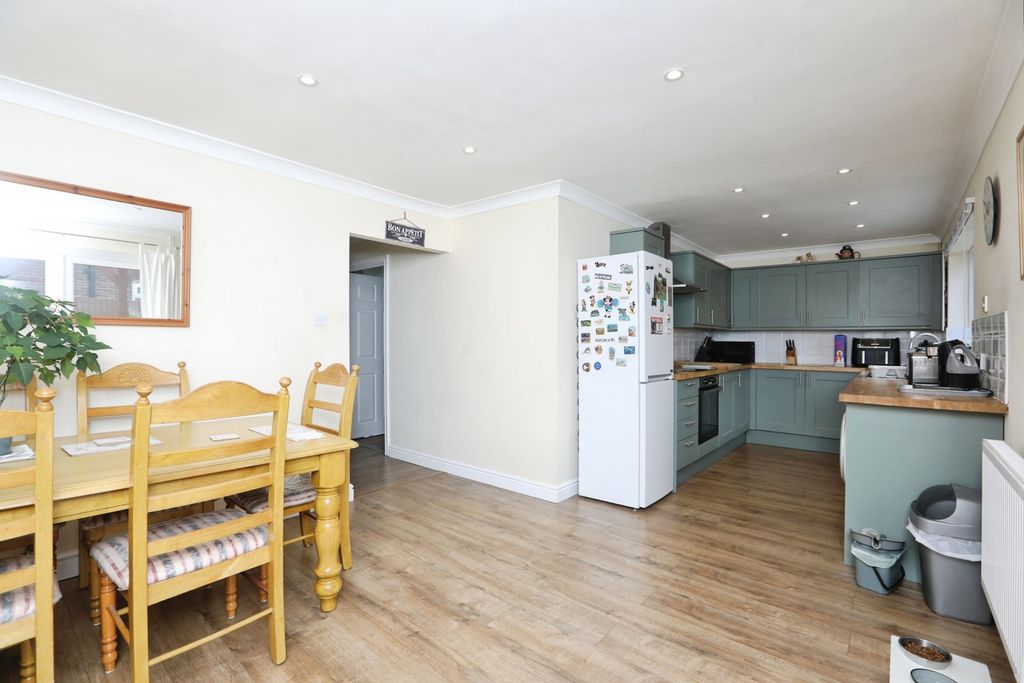 Property photo 3 of 12 Pbox-Img.Jpg