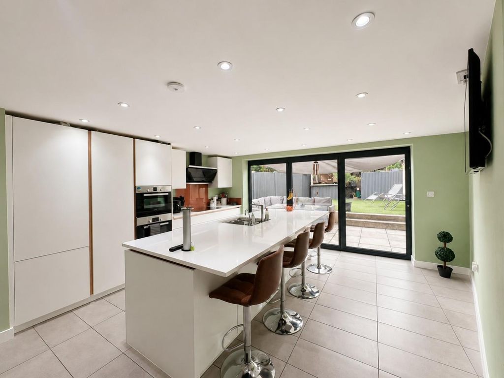 Property photo 2 of 19 Walk Mill Lane - Kitchen2.Jpeg
