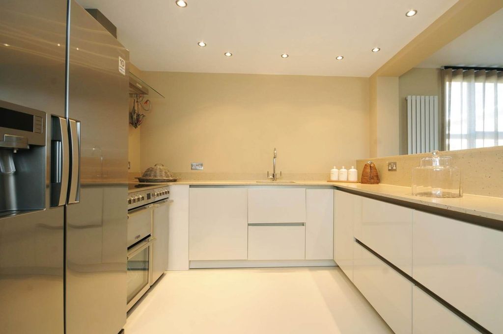 Property photo 2 of 8