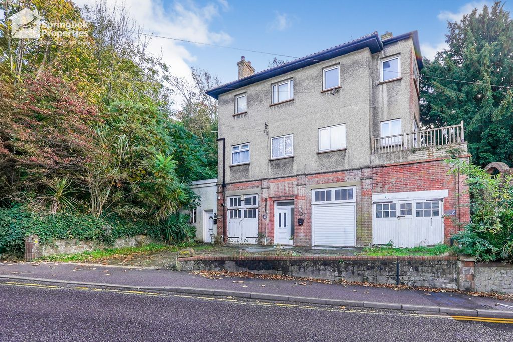 Property photo 1 of 14 Front View