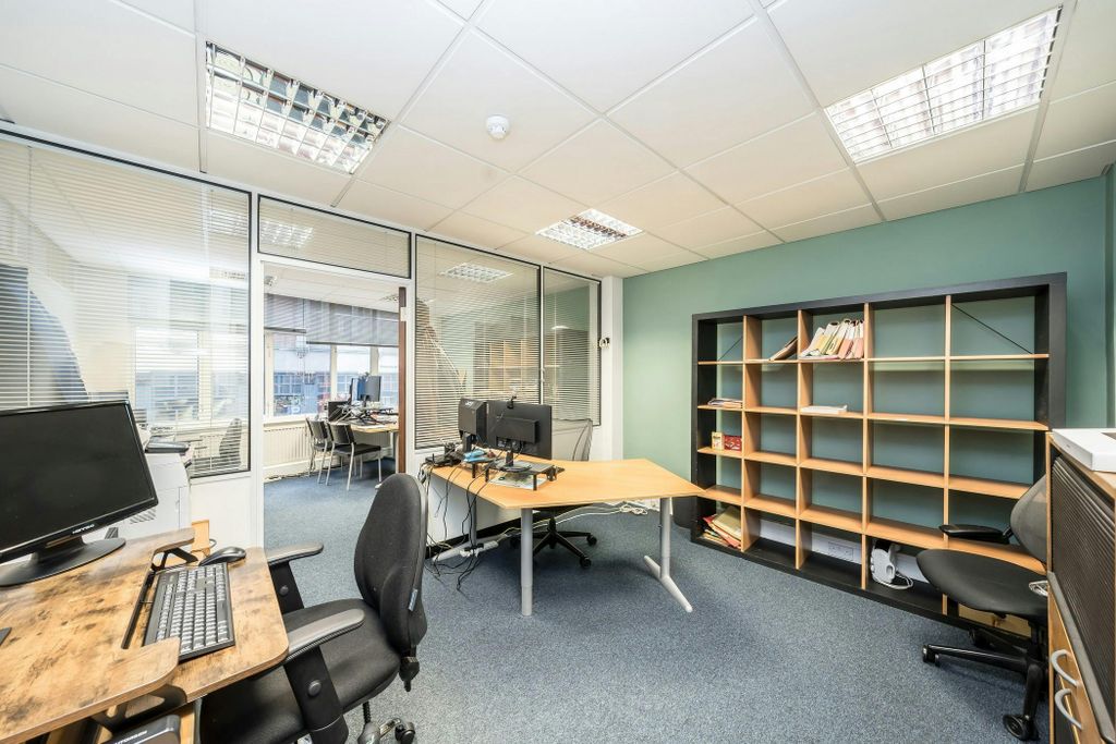 Property photo 2 of 10 140 Lower Marsh First Floor Office Copy.Jpg