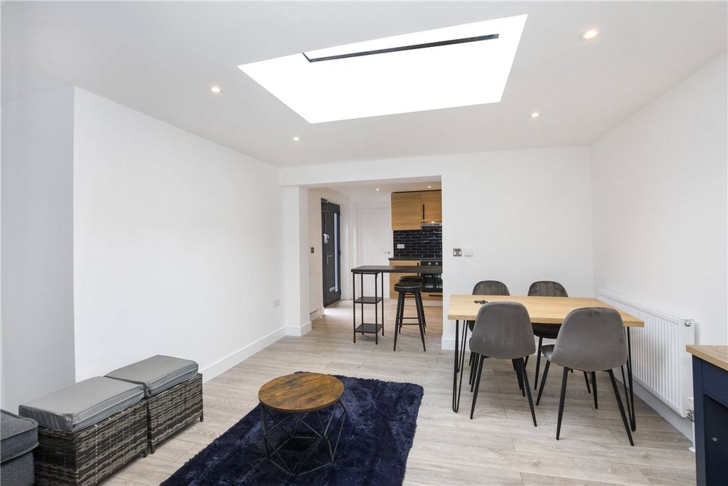 Property photo 2 of 7 Picture No. 05