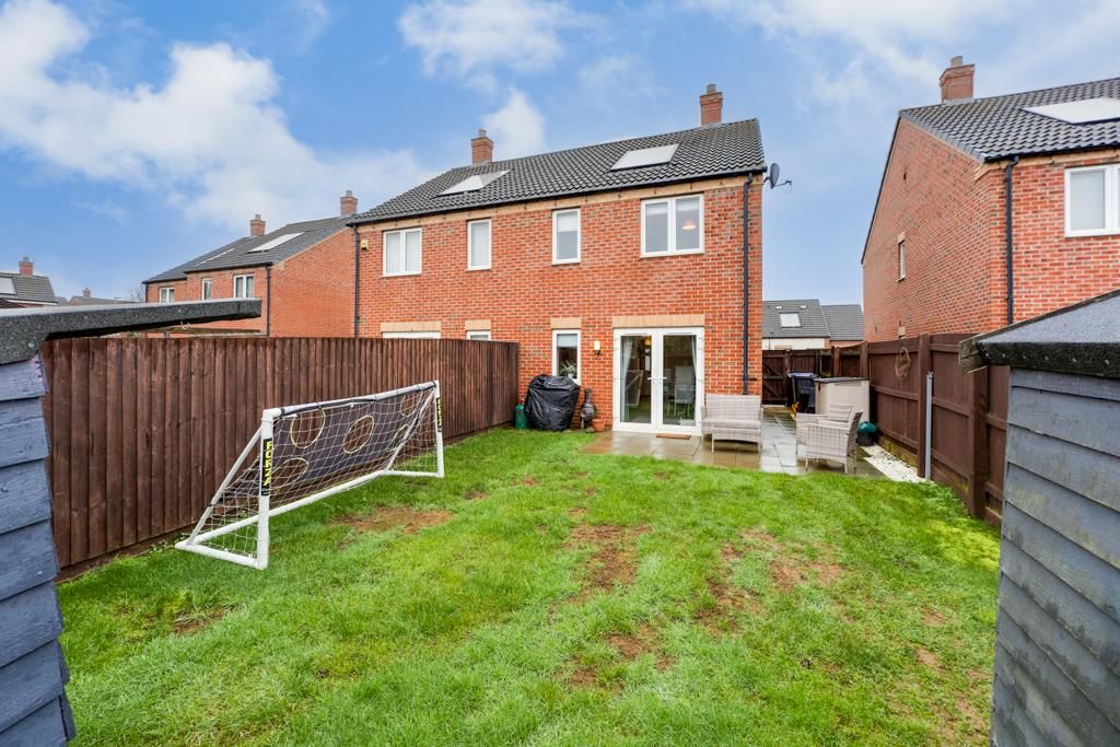 Property photo 3 of 20 11 Walden Road, Burton Latimer-18.Jpg