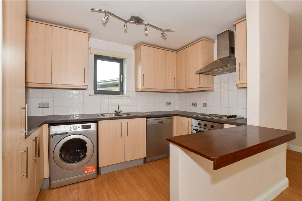 Property photo 2 of 10 Lounge/Kitchen