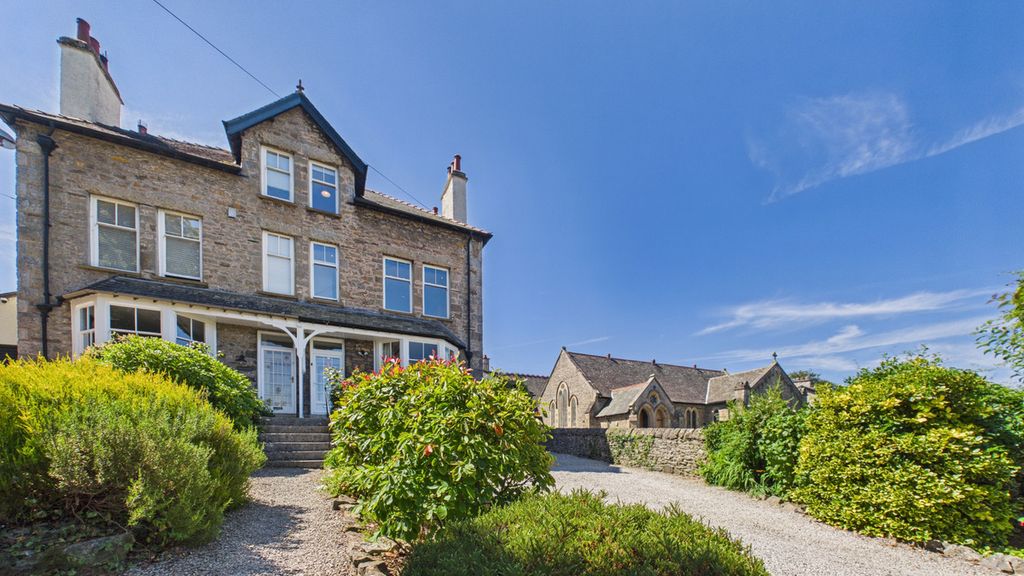 Property photo 1 of 34