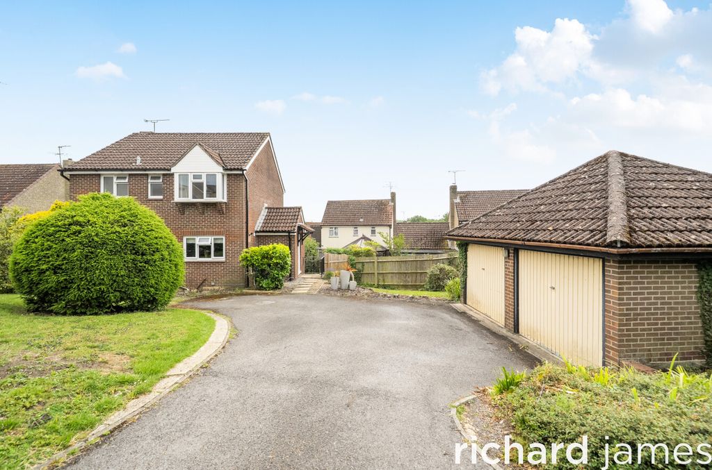 Property photo 1 of 19 63c907F41F6A4Bb8Bbef7A57F51F7E97