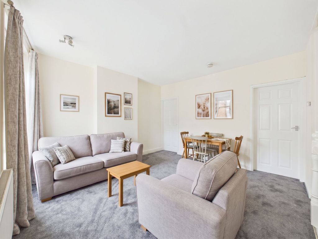 Property photo 2 of 16 Lounge/Dining Room - First Floor Flat (Virtually Furnished)