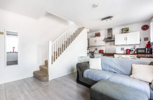 Property photo 2 of 10