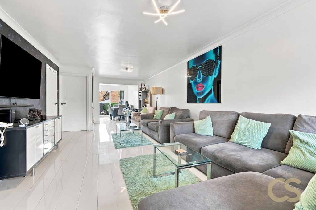 Property photo 2 of 20 5345393