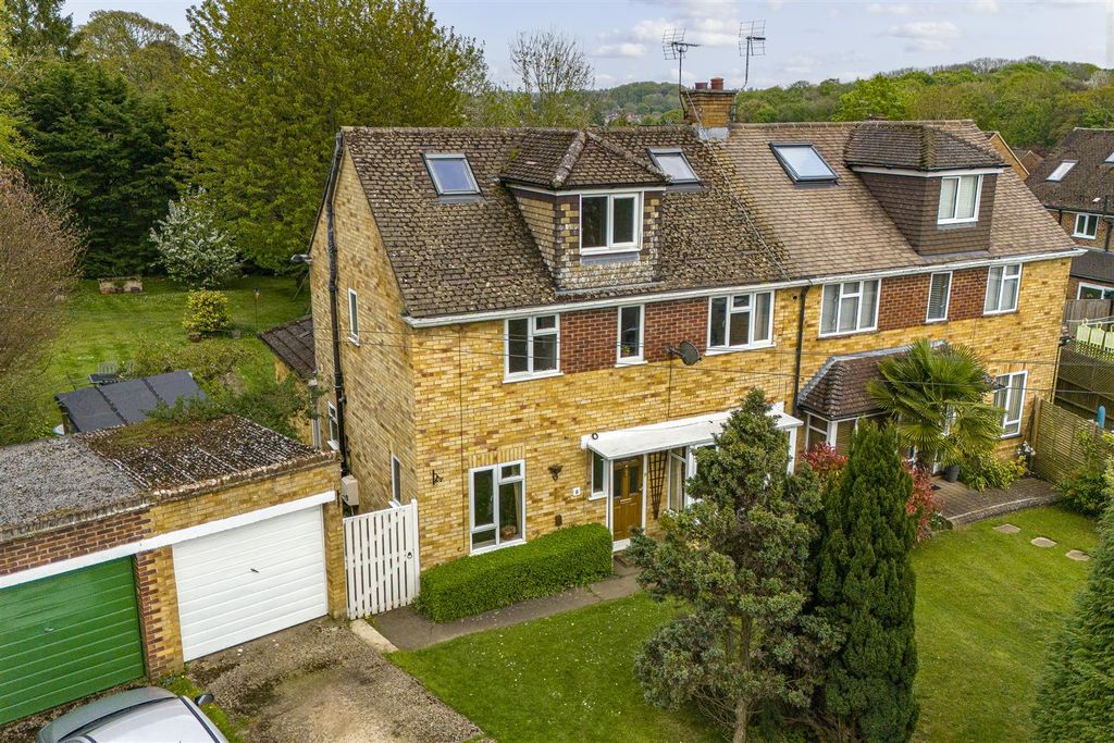 Property photo 1 of 19 8 Toms Turn, Hp15 7DX Drone-3.Jpg