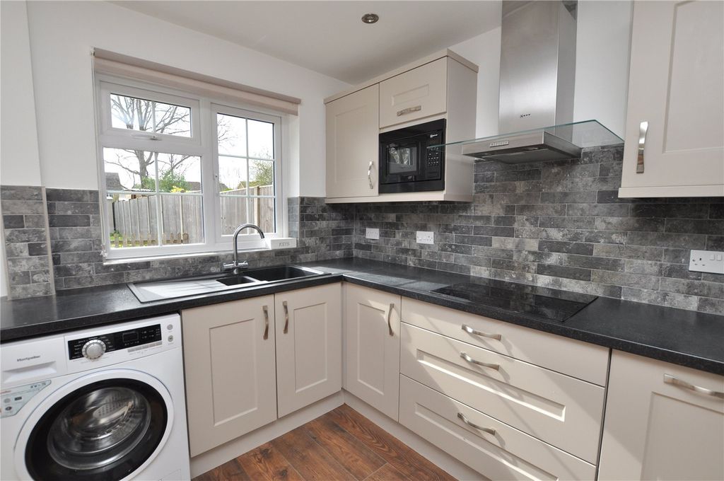 Property photo 3 of 10 Picture No. 04