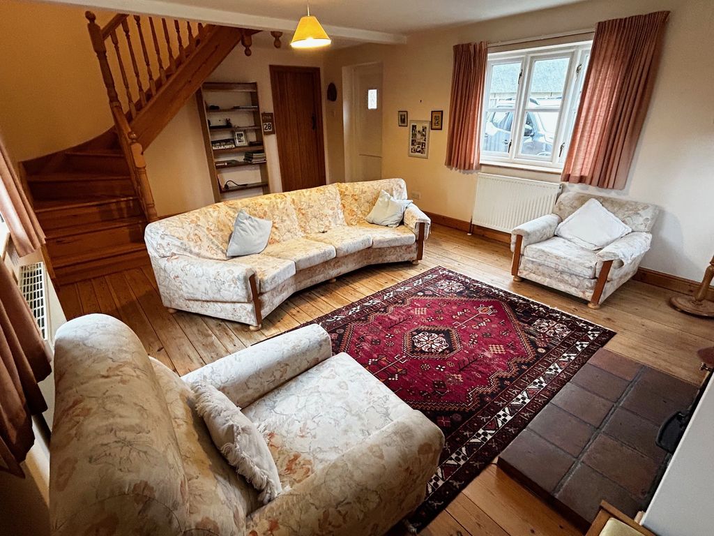 Property photo 2 of 9 Lounge