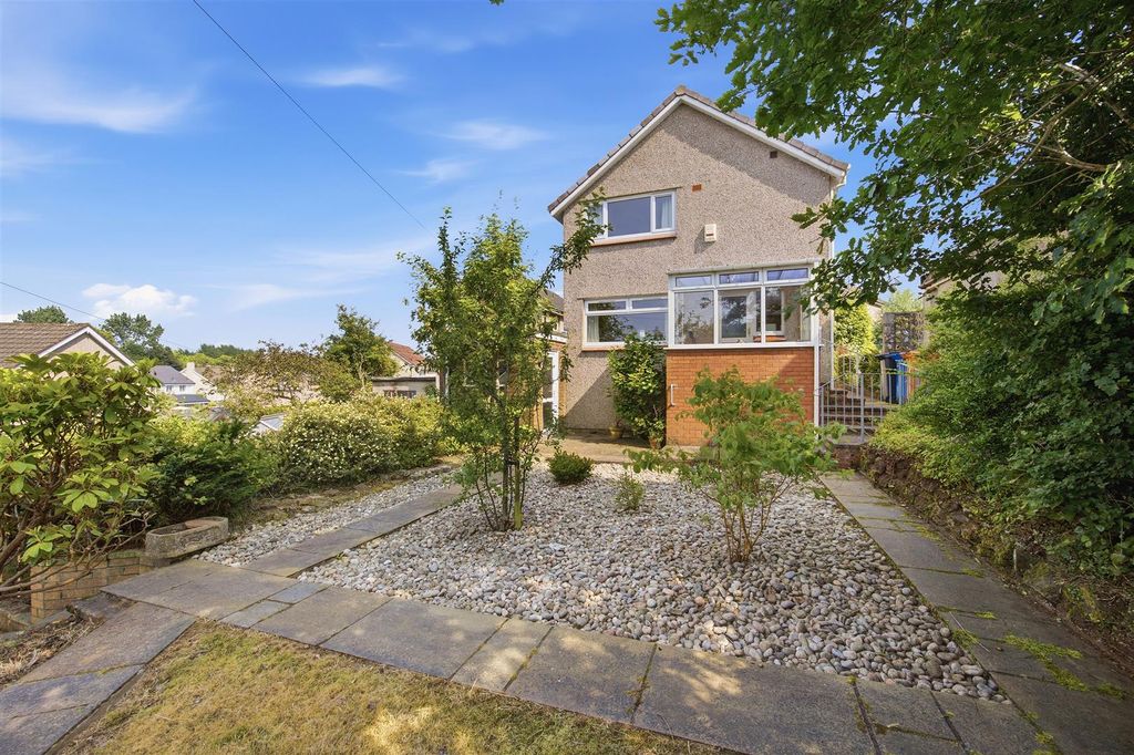 Property photo 2 of 23 21-6_Ninians_Rise_Kirkintilloch_004.Jpg
