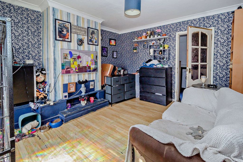 Property photo 2 of 20