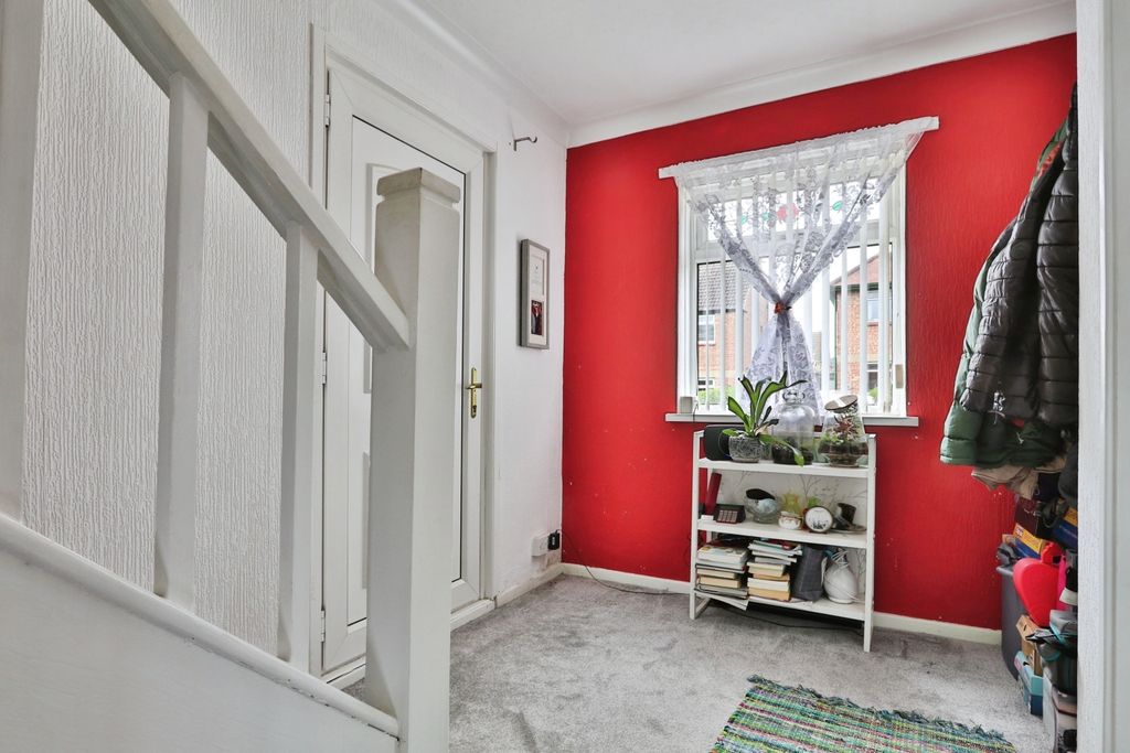 Property photo 2 of 17 4135124