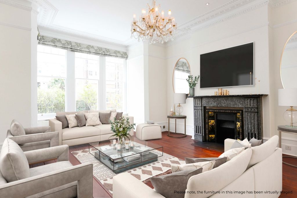 Property photo 2 of 17 Richmond-Hill-Tw1...