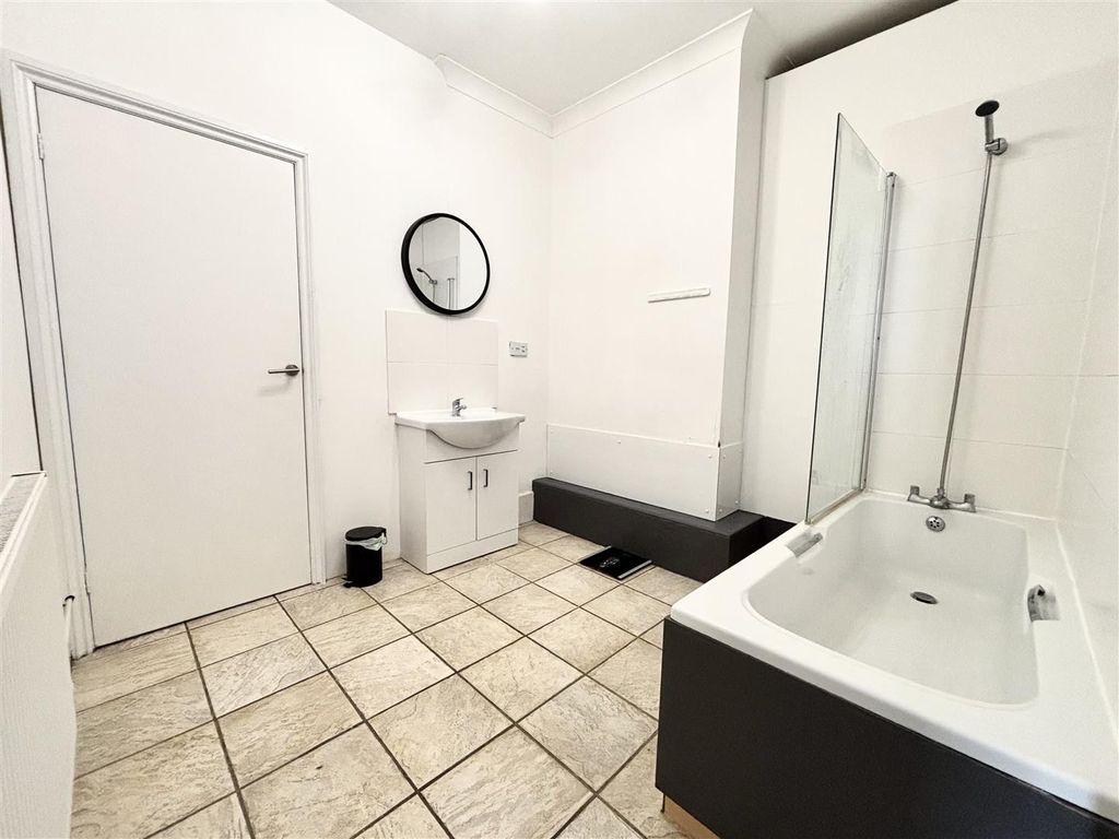 Property photo 3 of 6 Img_5923.Jpg