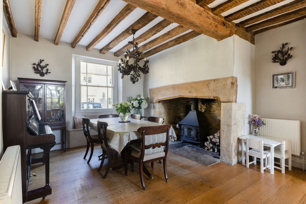 Property photo 2 of 20 Dining Room