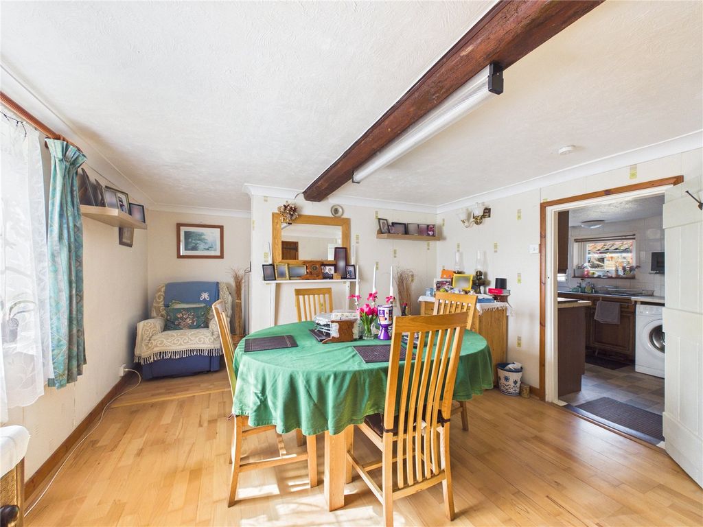 Property photo 2 of 17 Picture No. 11