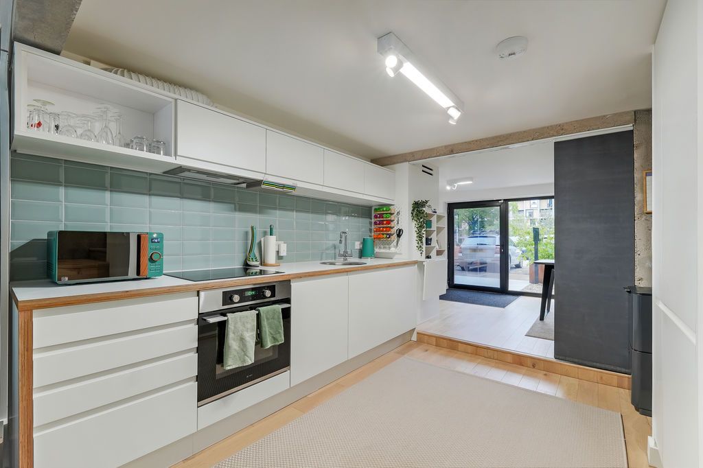 Property photo 2 of 24 Kitchen
