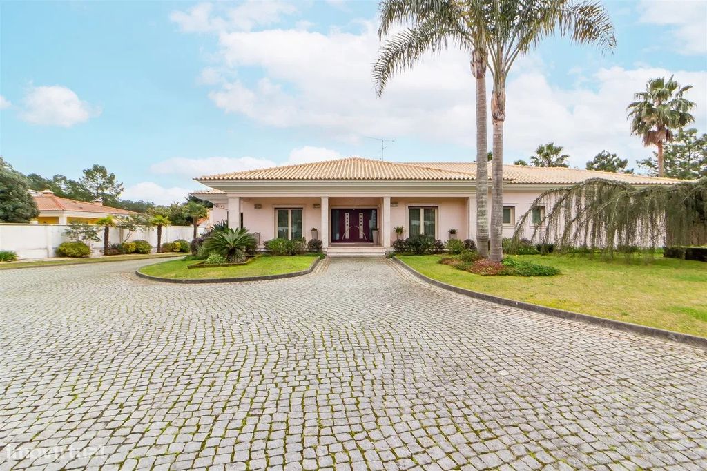 Property photo 1 of 59