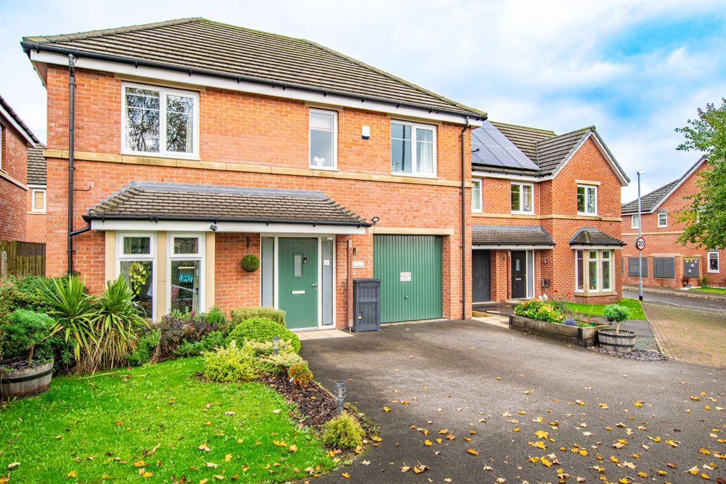 Property photo 1 of 30 Front