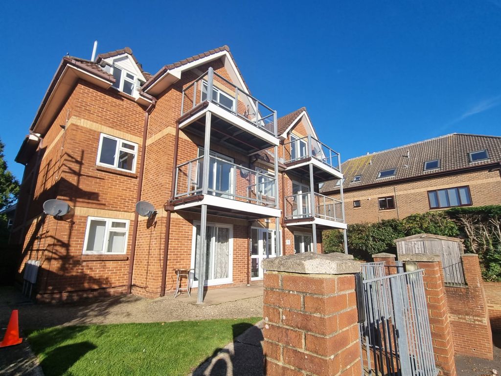 Property photo 1 of 12 Long Let With Parking &amp; Private Patio. Ground Floor Quality Newly Refurbished Apartment, Flat 1, Boro Court, 2B Belle Vue Road, Poole, Bh14 8Tw
