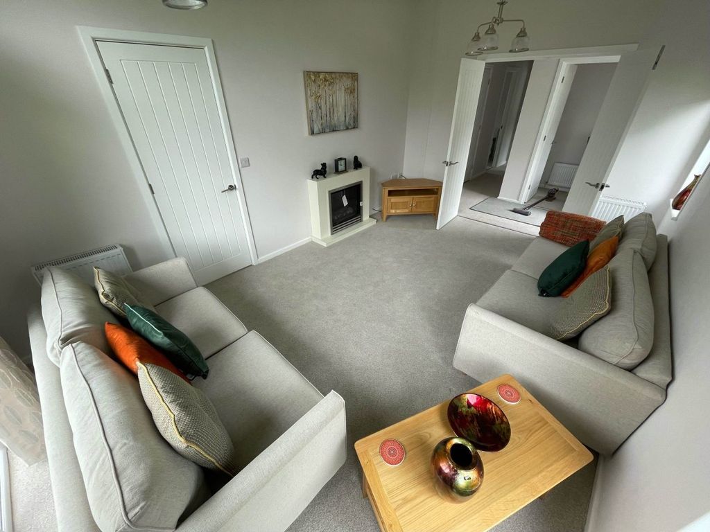 Property photo 2 of 9 2