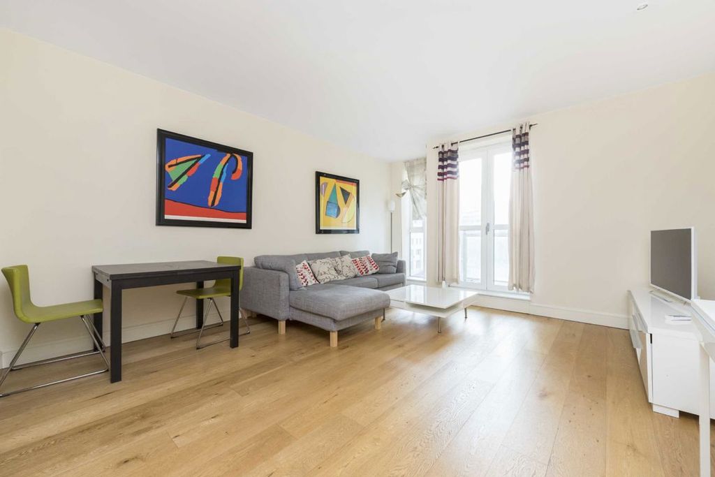 Property photo 2 of 8