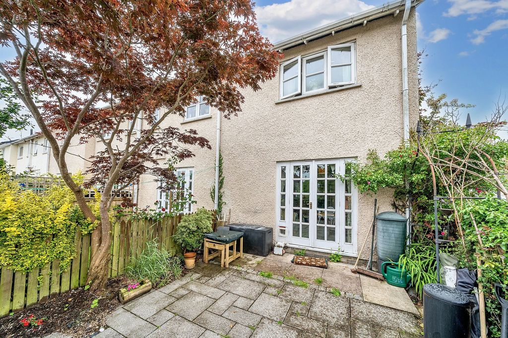 Property photo 2 of 24