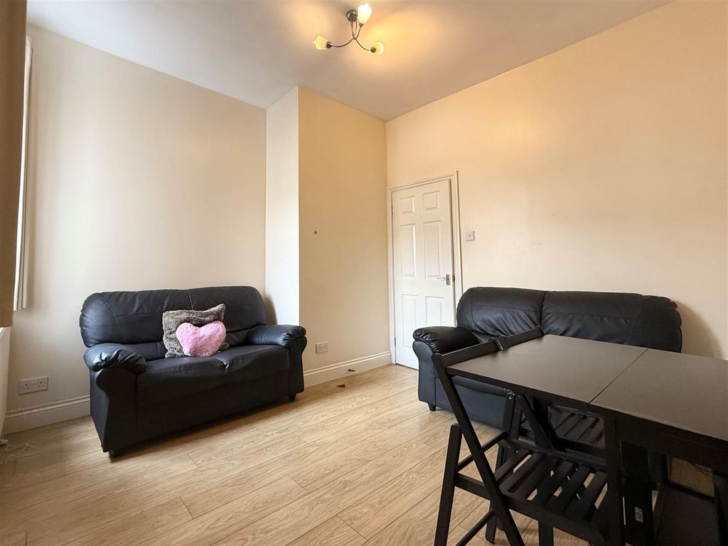 Property photo 2 of 7 Lr2.Jpg