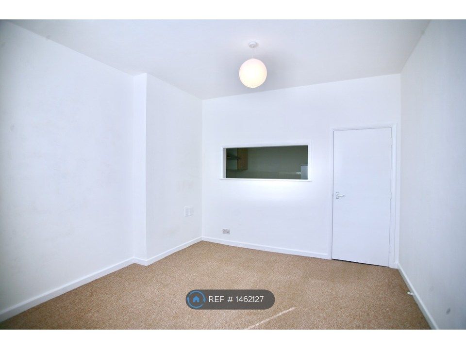 Property photo 2 of 10 Lounge