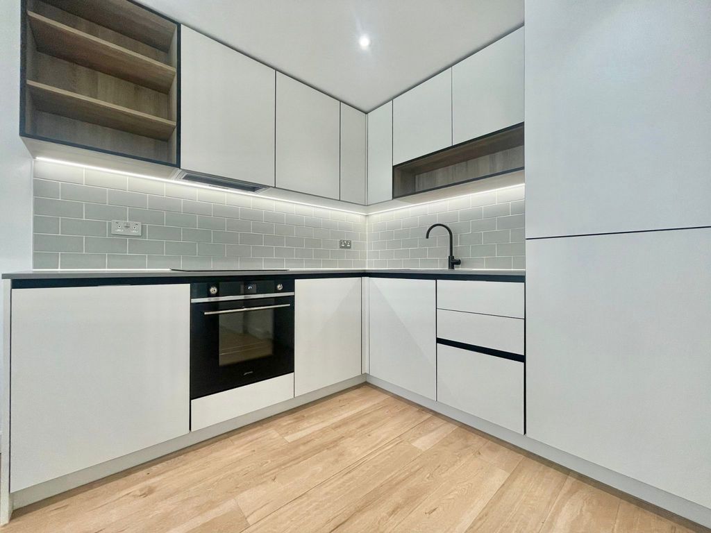 Property photo 3 of 11 Gallery