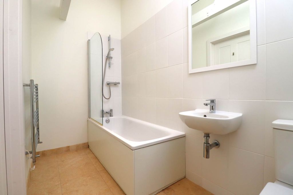 Additional image 8 of 3 bed town house for saleKingsbury Street, Marlborough SN8