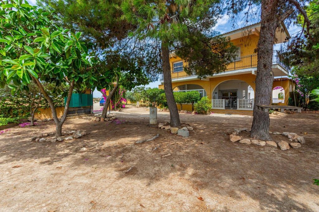 Property photo 2 of 41