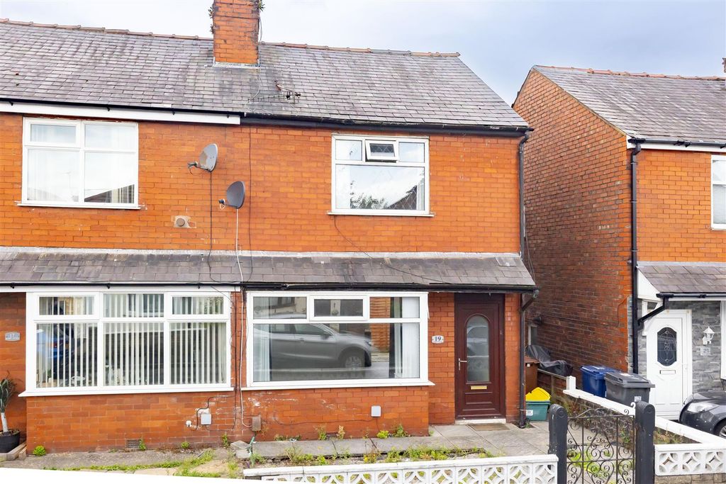 Property photo 1 of 17 Front External